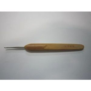 Крючок для вязания с деревянной ручкой 1,5мм YL-210