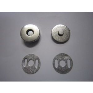 Кнопка-магнит на шипах Арт.3821 д.1,4см металлическая